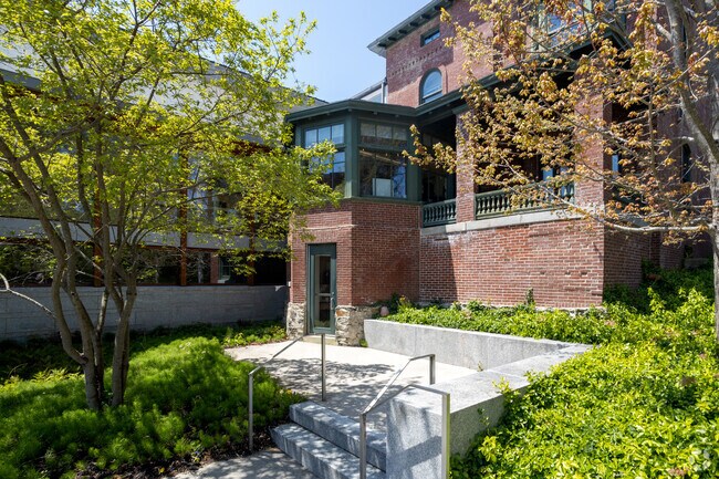 Waynflete serves the Portland area.