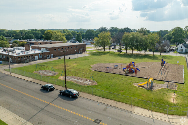 The student population of Tekoppel Elementary School is 439 and the school serves K-5.