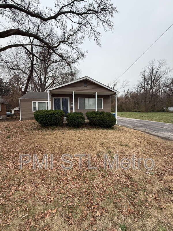 334 Suburban Ave, Ferguson, MO 63135