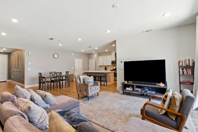 5758 Tournament Ct, Tracy, CA 95377 - photo 4