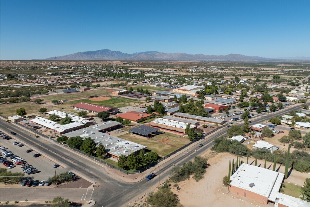 Benson Primary School serves students in rural areas of Pima and Cochise Counties.