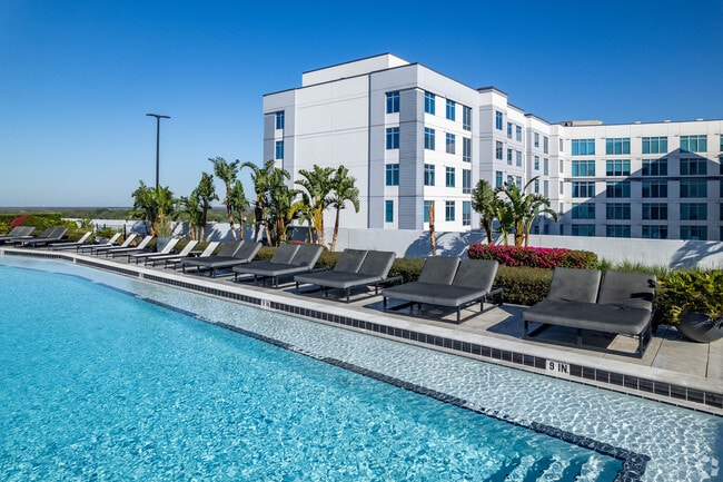 Julian, Orlando, FL 32801 - photo 2