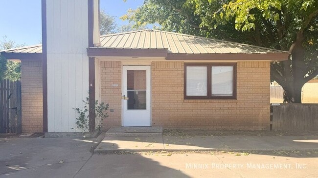 8208 Vernon Ave unit B, Lubbock, TX 79423 - photo 3