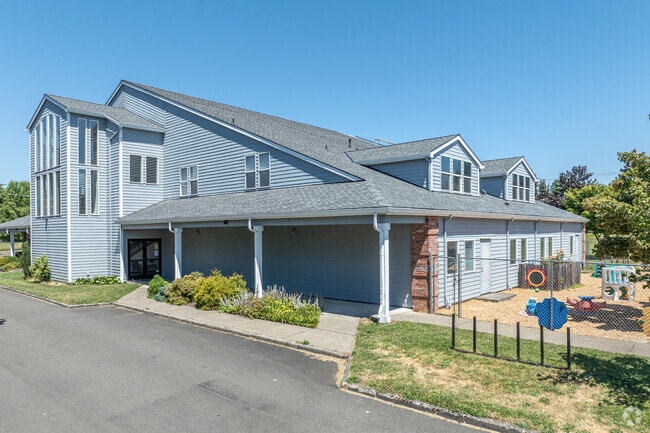 Spring Mountain Christian Academy is a private school serving grades K-12 in Sunnyside.