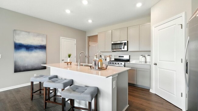 9150 Hemingway Dr, Indianapolis, IN 46239 - photo 2