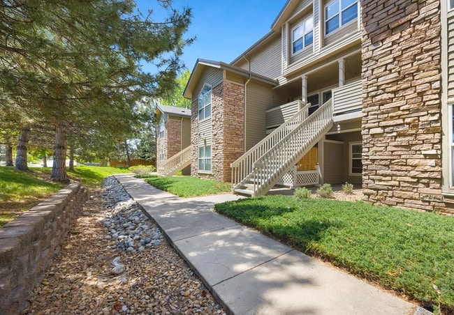 3258 S Zeno Ct, Aurora, CO 80013 - photo 2