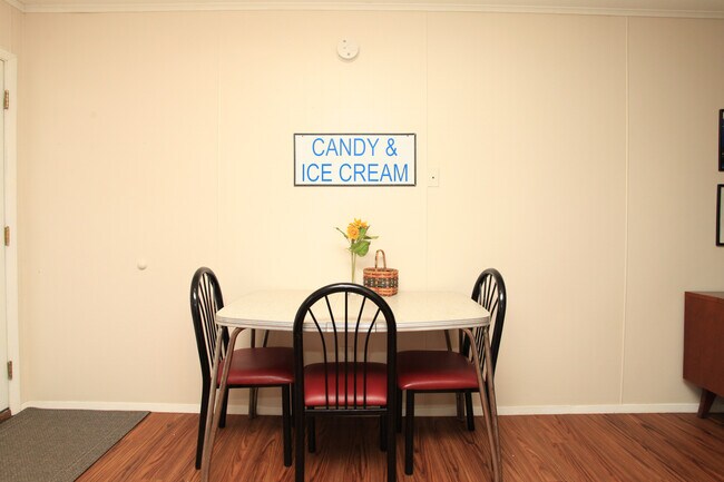 1025 N Jefferson St unit 1025 N. Jefferson, Lincoln, IL 62656 - photo 3