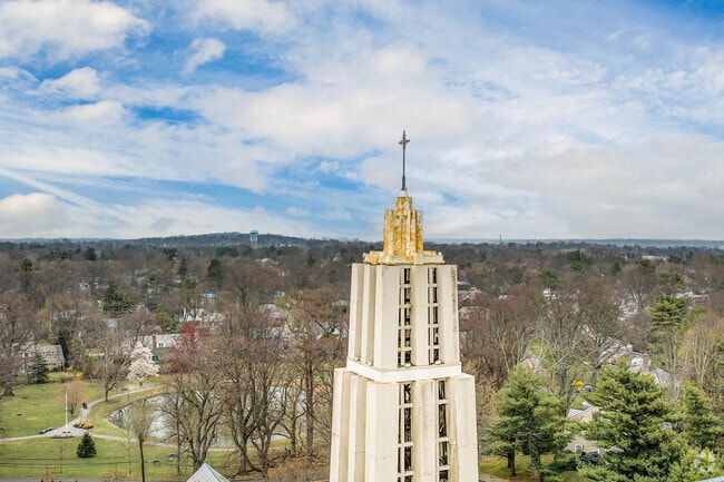 Munsey Park residents can marvel at the steeple of the Congregational Church of Manhasset.