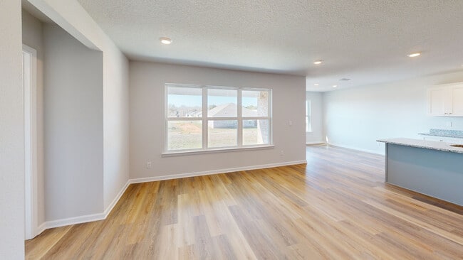 213 Mill Point Cir, Calera, AL 35040 - photo 5