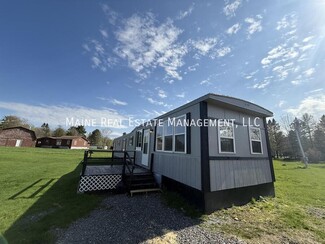 4 Hall Dr, Hudson, ME 04449
