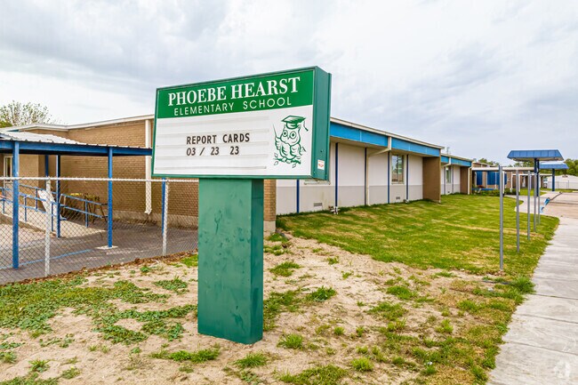 Phoebe Hearst Elementary School in the Metairie Neighborhood of Harvard Estates