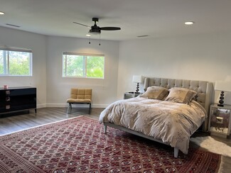 21523 Dumetz Rd, Woodland Hills, CA 91364