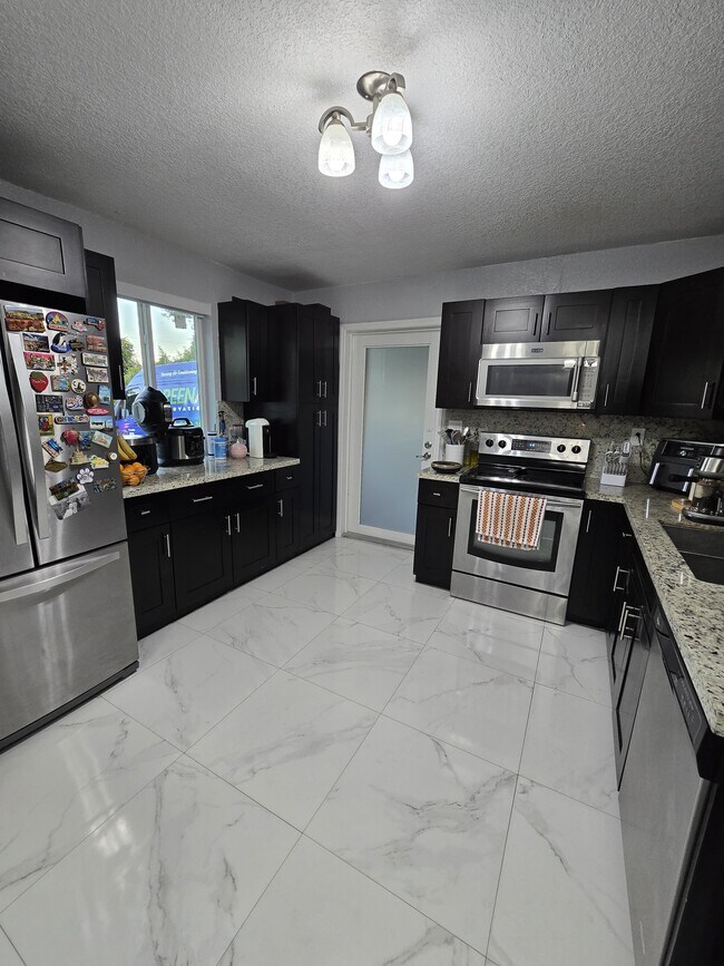 2240 NW 178th St Unit 3, Miami Gardens, FL 33056