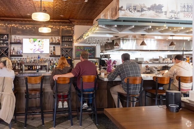 Seasonal menus and house‑made specialties give Smithfield’s locally owned restaurants a strong sense of place in Northern Isle of Wight.