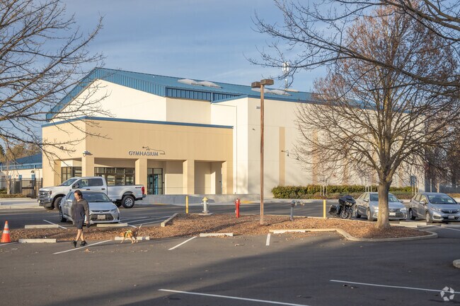 Niche gives Jefferson Elementary School a C grade for academics.