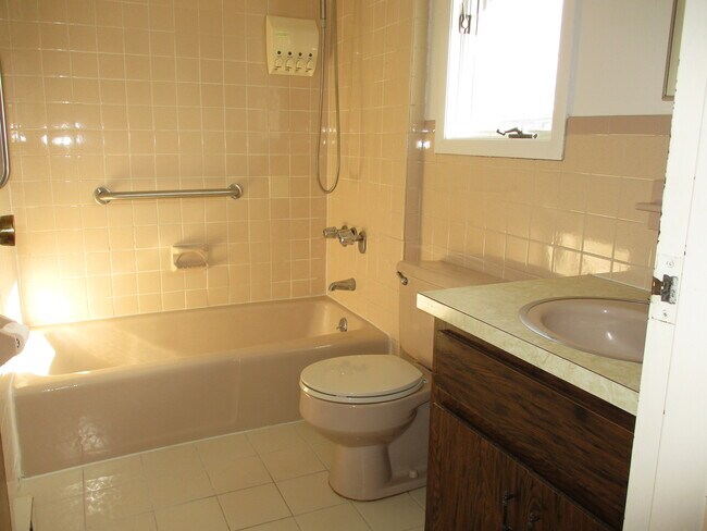 88 Feronia Way unit 1A, Rutherford, NJ 07070 - photo 7