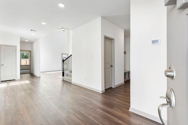 4802 Underbrush Crossing, Bryan, TX 77845 - photo 3