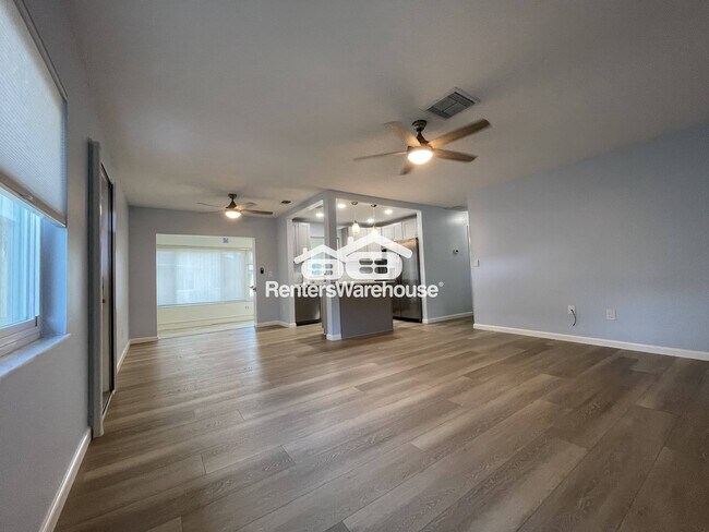 110 Gloucester Blvd unit 346, Sun City Center, FL 33573 - photo 3