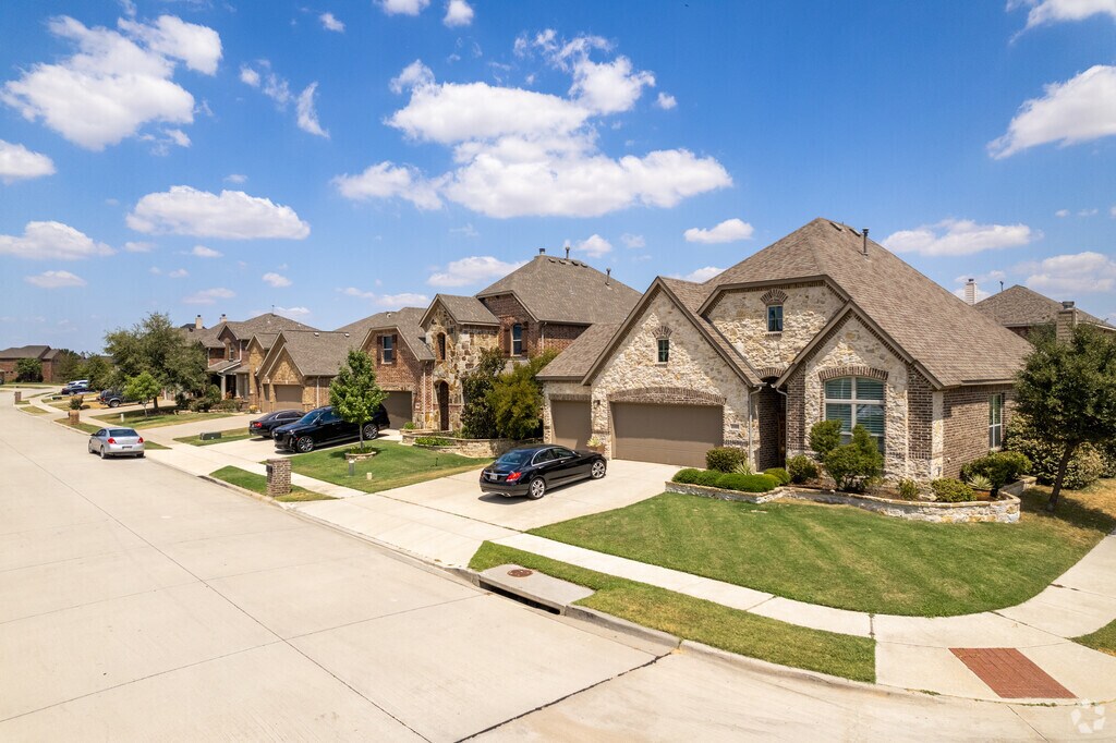 About Sunset Pointe Schools, Demographics, Things to Do