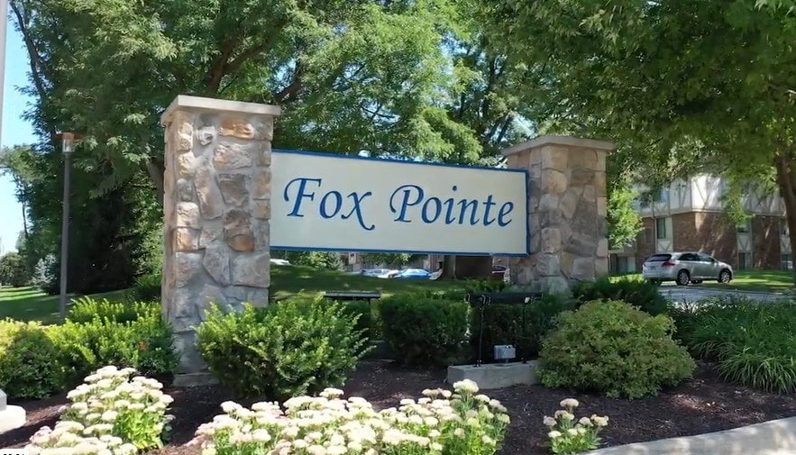 Fox Pointe Apartments, East Moline, IL 61244 - photo 1