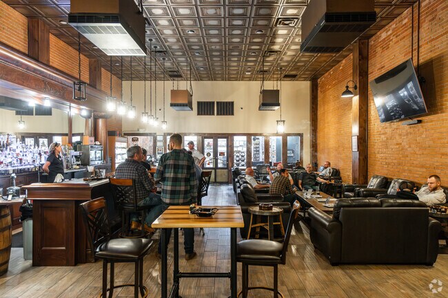 Visit Rigby’s to enjoy an unforgettable cigar experience in Paris.