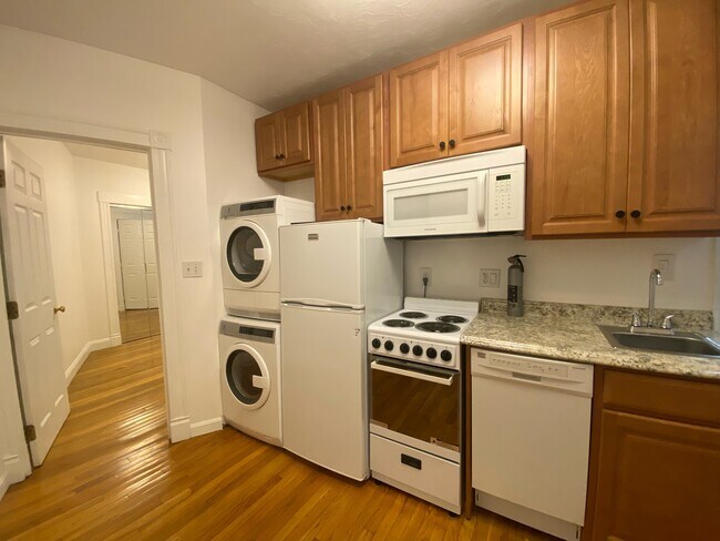 16 Charter St unit 2R, Boston, MA 02113 - photo 4