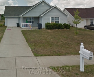 2960 Megan Cir, Youngstown, OH 44505