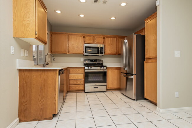 4810 Con Carne Ct, North Las Vegas, NV 89031 - photo 6