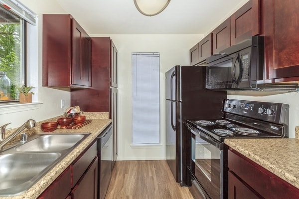 Mills Run Apartments, Cincinnati, OH 45240 - photo 5