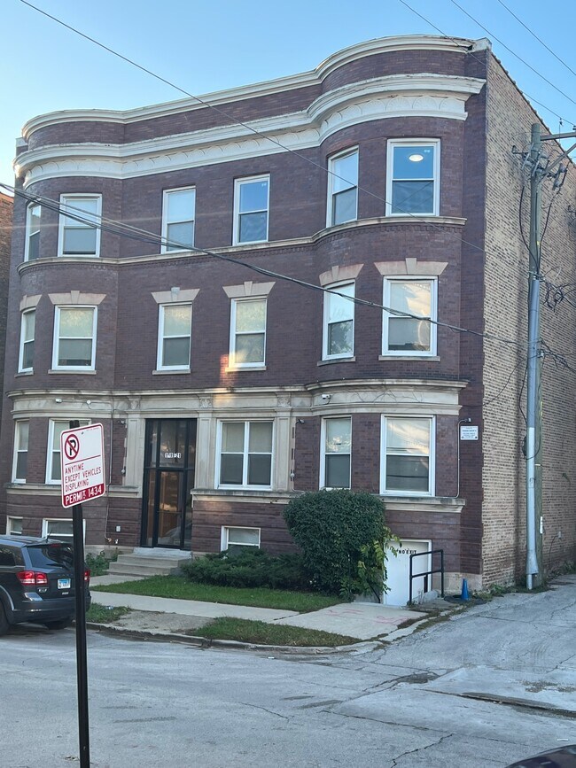 1019 62nd St E, Chicago, IL 60637 - photo 4