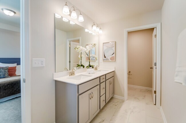 320 Laura Elizabeth Ln, Clover, SC 29710 - photo 5