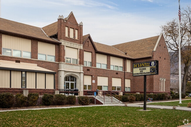 Dixon Middle School is located nearby the Grandview South neighborhood.