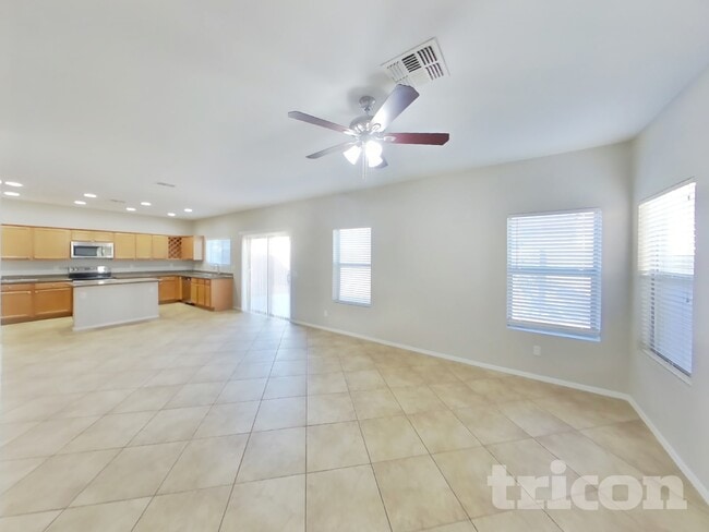 9526 N 81st Dr, Peoria, AZ 85345 - photo 3