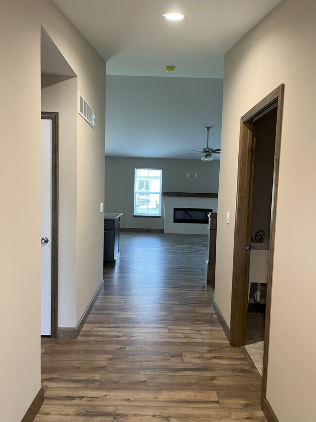 5940 Arrow Ridge Rd unit 211, Fairview Heights, IL 62208 - photo 3