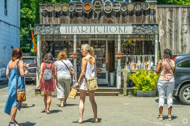 Heartichoke in nearby Northport features handcrafted home goods and fashionwear.