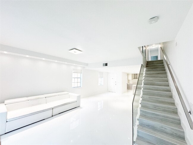 1549 Barcelona Way, Weston, FL 33327 - photo 4