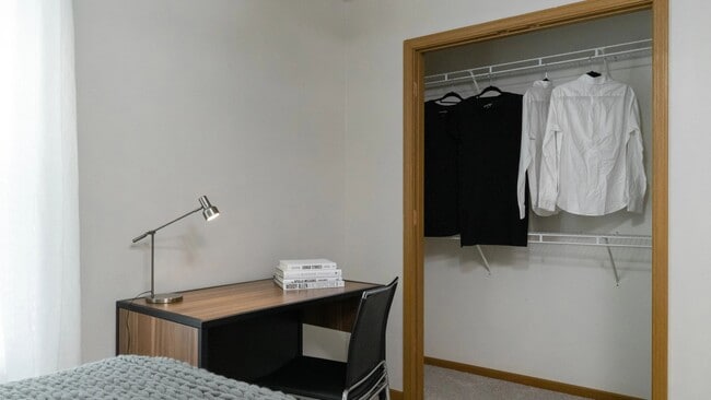 Experience effortless off-campus living with spacious closets with built-in organizers in every bedroom, providing every individual with abundant space for clothes and personal flair.