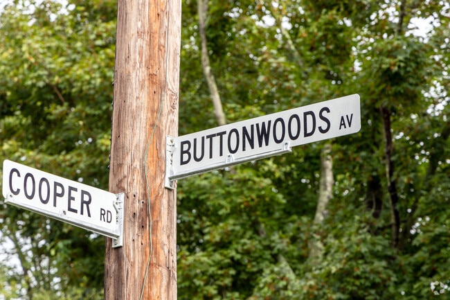 Buttonwoods Avenue is the heart of the Buttonwoods neighborhood and bisects it almost exactly.