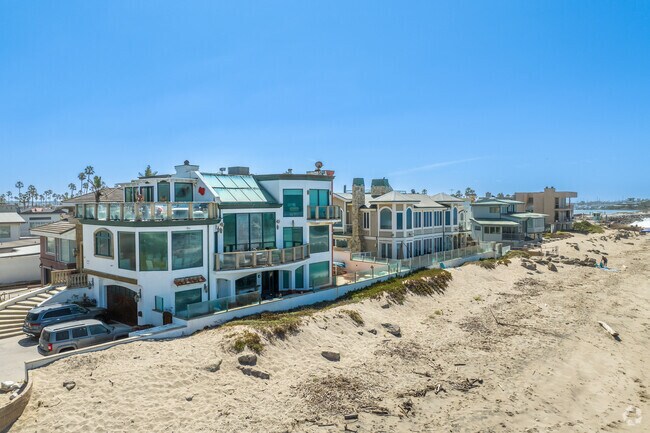 You can find luxurious beach front homes in the Ventura Beach area.