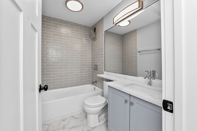 1220 N La Salle Dr, Chicago, IL 60610 - photo 2