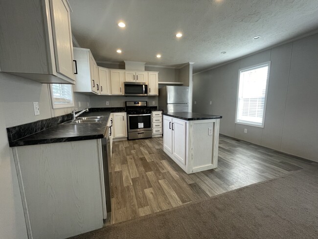 16185 Notre Dame St, Clinton Township, MI 48038 - photo 4