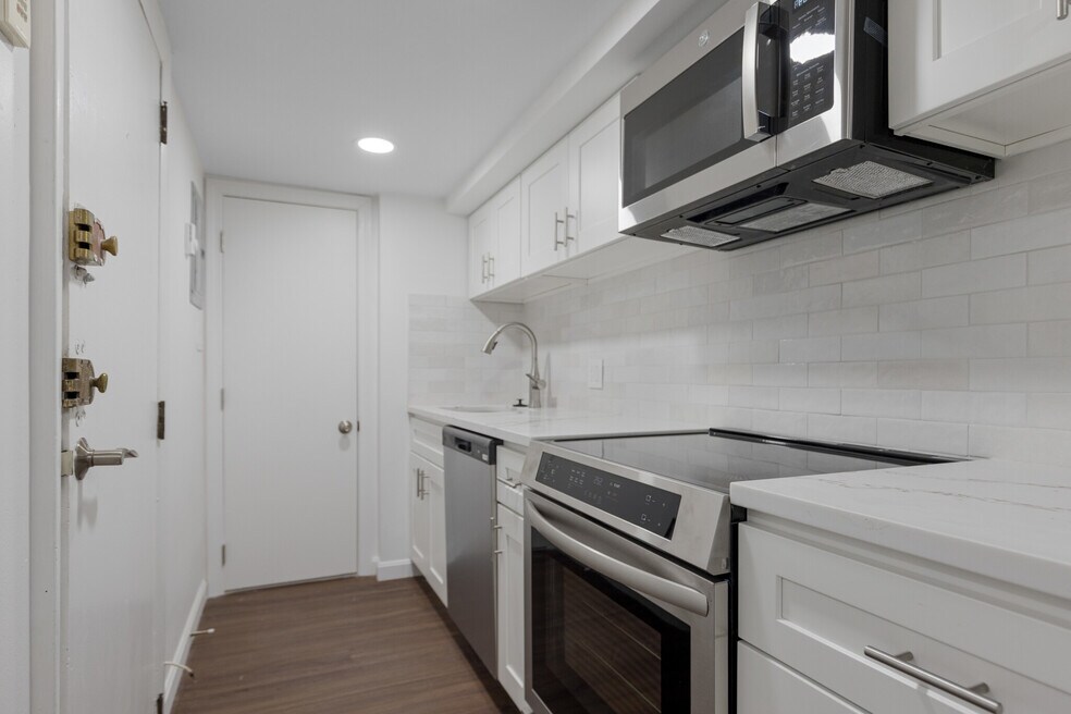 94 Saint Botolph St unit 8, Boston, MA 02116 - photo 1
