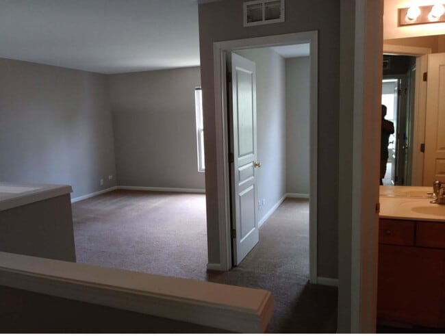 481 Metropolitan St, Aurora, IL 60502 - photo 6