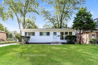 1902 E Evergreen St, Wheaton, IL 60187