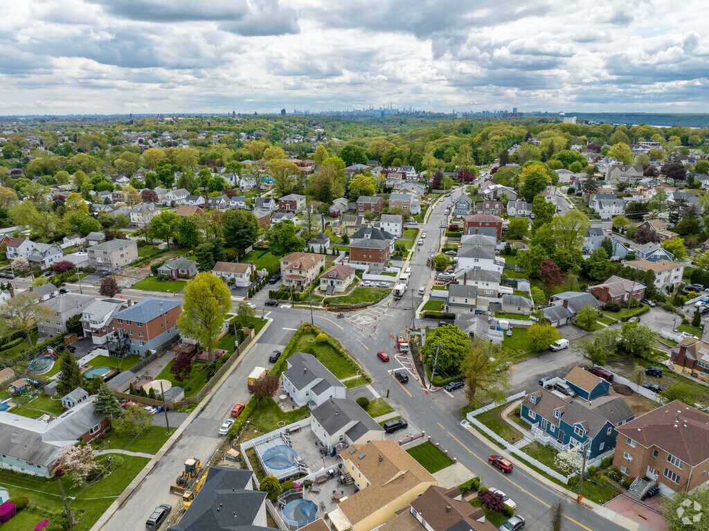 About Bryn Mawr Park Schools, Demographics, Things to Do