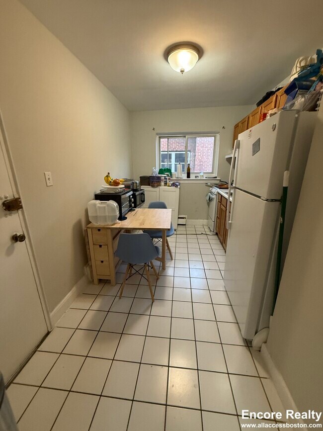 69 Chiswick Rd unit 15, Brighton, MA 02135 - photo 2