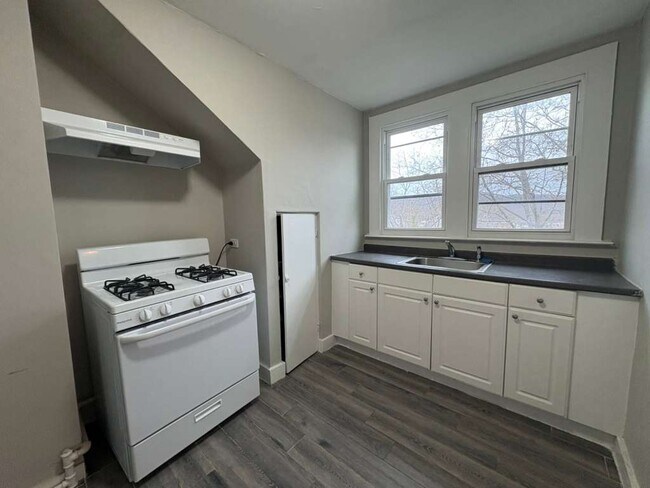 1260 Whalley Ave unit 3, New Haven, CT 06515 - photo 7