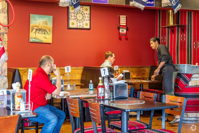 Savor bold Mediterranean flavors at Gyros & Falafel Grill – Water Valley’s top spot in Windsor for authentic gyros, crispy falafel, and homemade hummus served with heart.