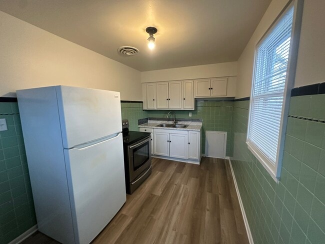 2301 S Beacon St, Muncie, IN 47302 - photo 3