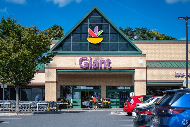 Grab your groceries from Giant in Cylburn.